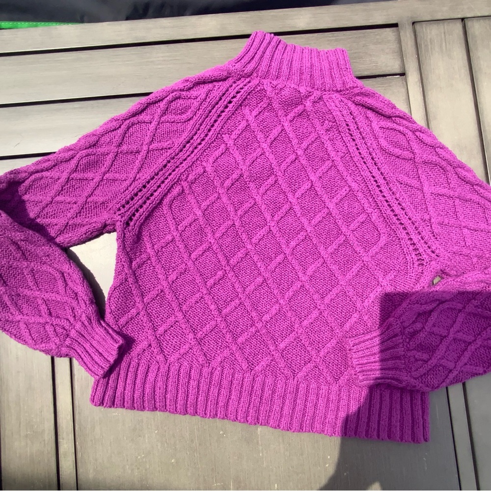 American Eagle Size Small Raspberry Chunky Knit Sweater - Picture 5 of 9